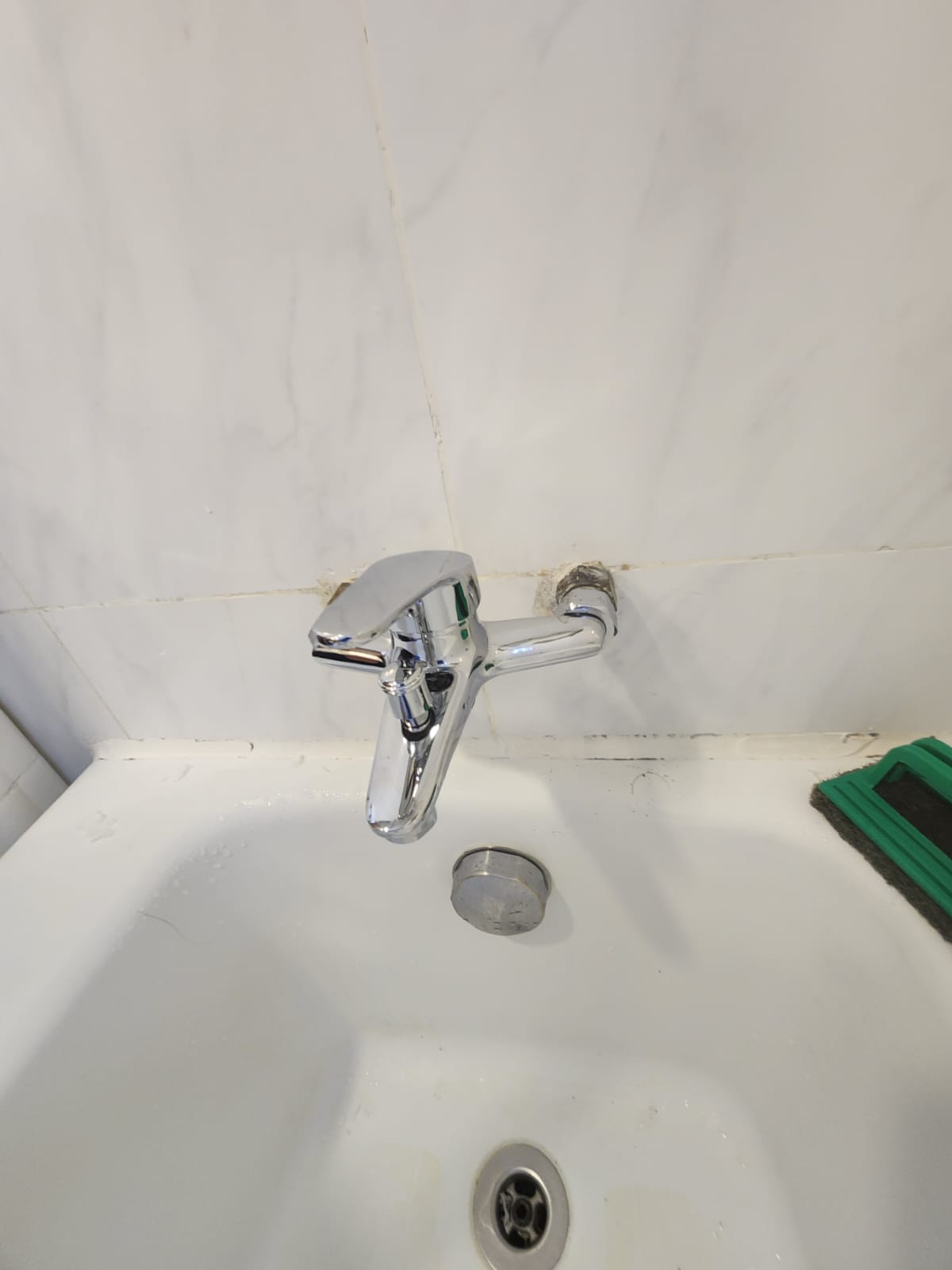 更換全新浴室水龍頭
