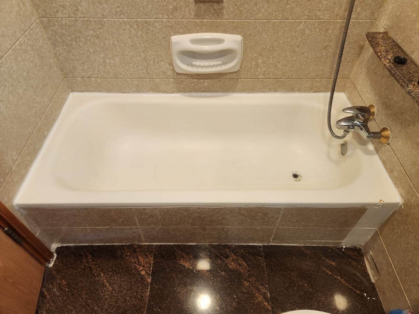 浴缸翻新前後對比｜Before & After Tub Refinishing