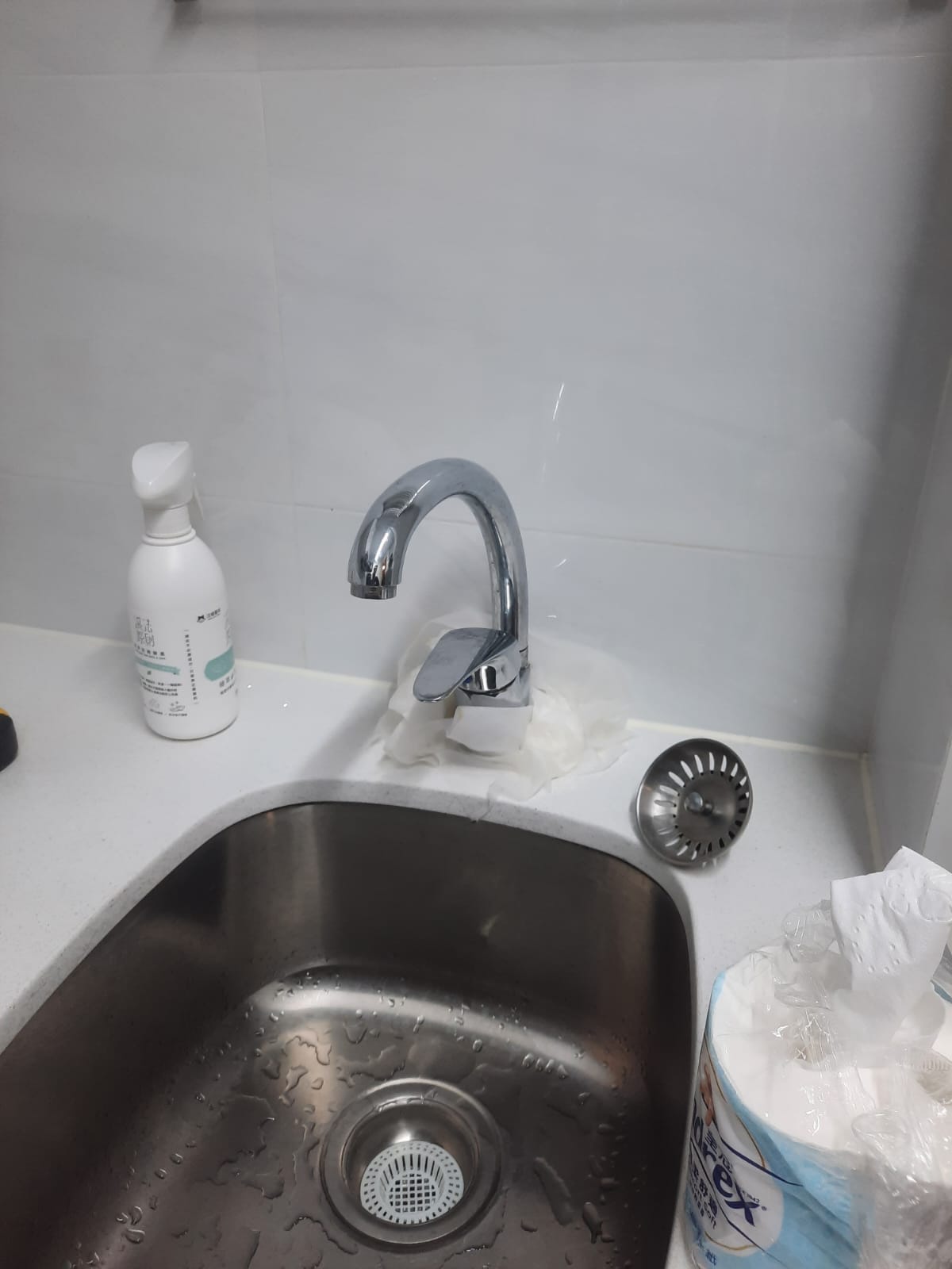 更換水龍頭連冷熱水喉