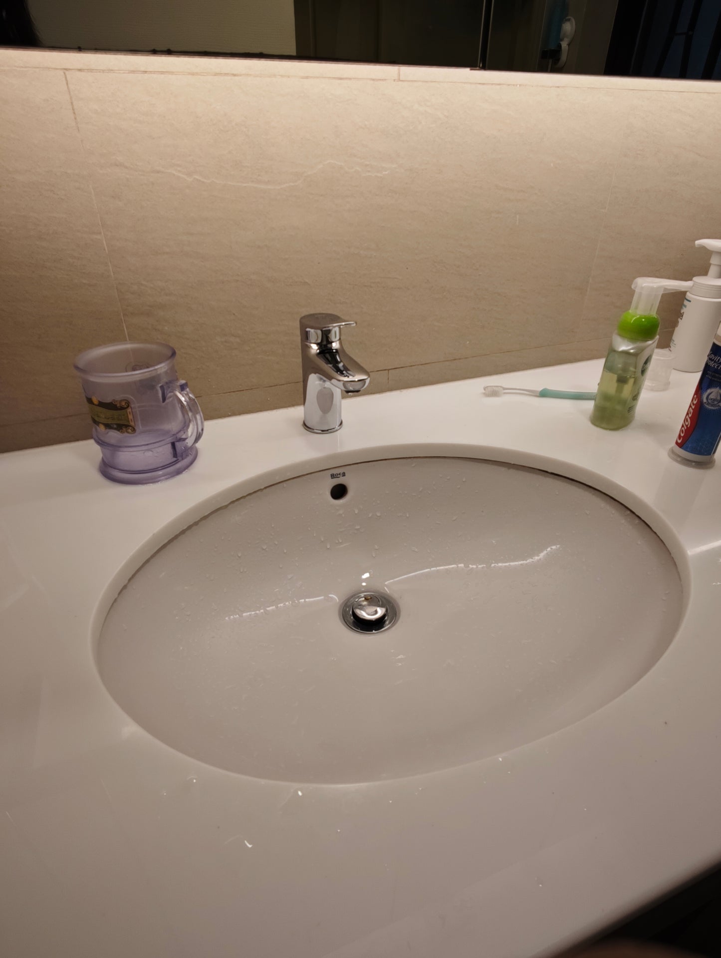 Hong Kong bathroom faucet replacement project